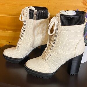 Vince Camuto Women’s Lace-Up/Zip 4”Heeled Ankle Boots Size 7.5  Leather